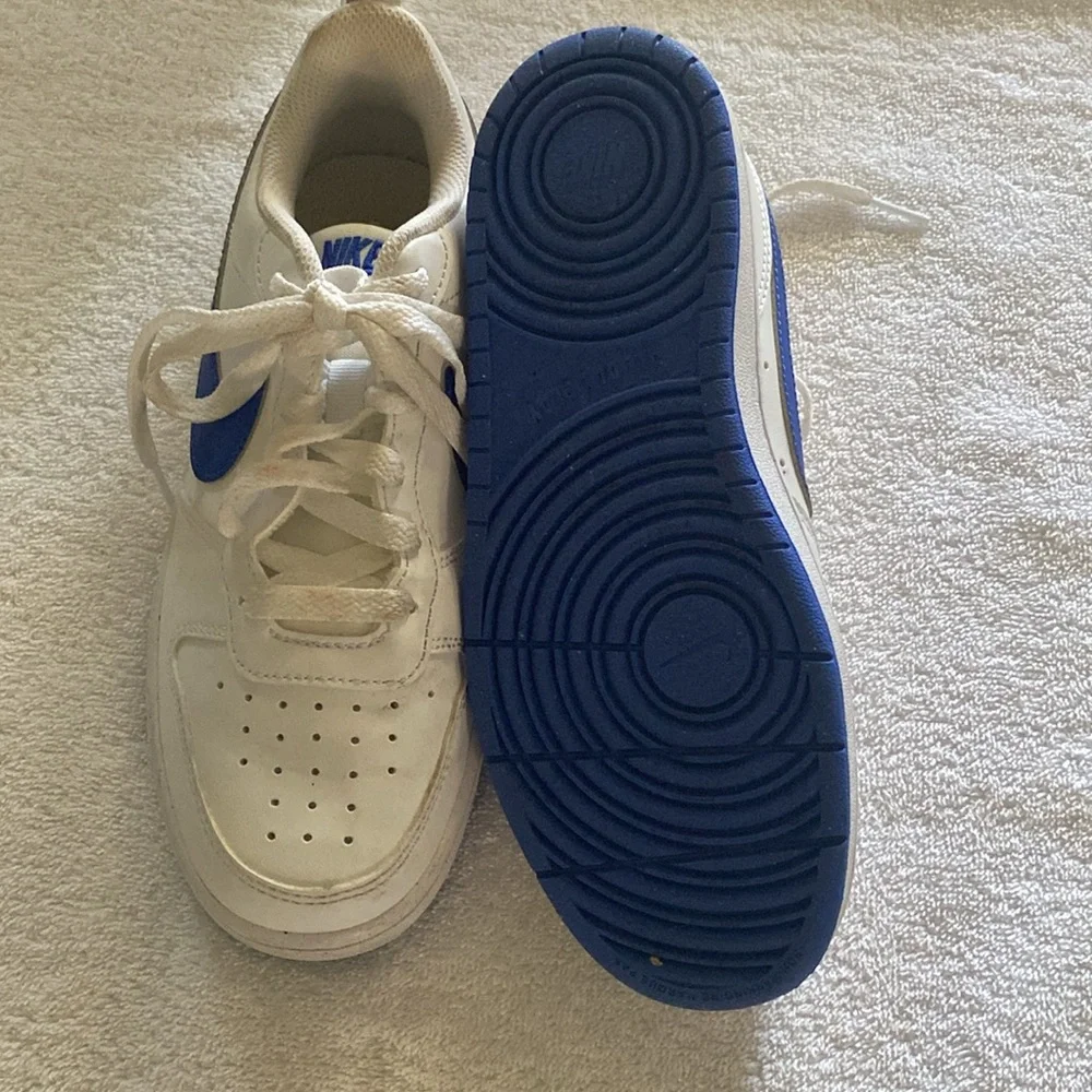 Nike White and Blue Classic Sneakers Low-Top‎ - Picture 3 of 7